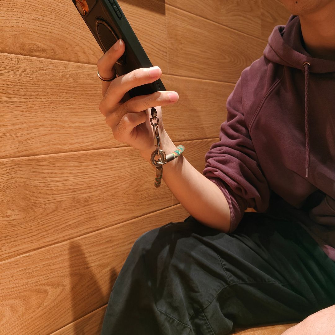 Jabees CarryLink Woolen Wrist Phone Strap